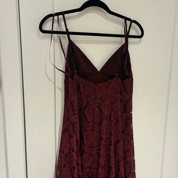 Fame and Partners Burgundy Lace Gown Sz 8 - Picture 5 of 12